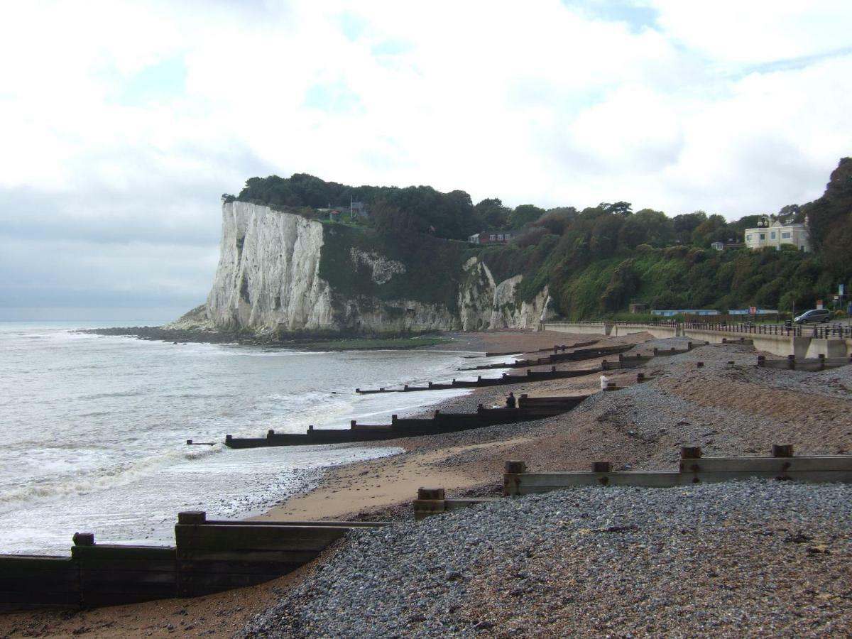 Hillview Hotel Saint Margaret's at Cliffe Exterior photo